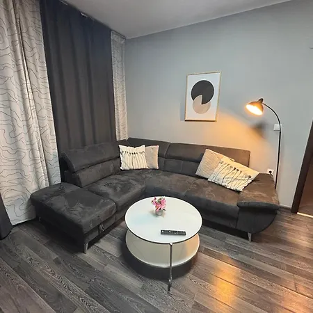 Free Parking , Modern And Comfort , 2br דירה *