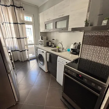 דירה Free Parking , Modern And Comfort , 2br *