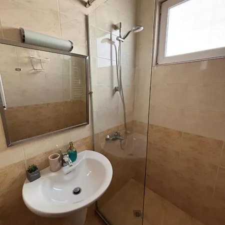 Free Parking , Modern And Comfort , 2br * סופיה